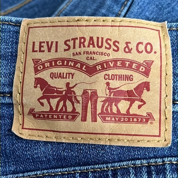 Levi's Boyfriend Mid Rise Jeans - Size 28 - Picture 6 of 7
